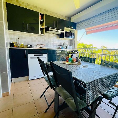 Appartement vue mer, piscine, dans quartier prisé de Gosier Le Gosier  Exterior foto