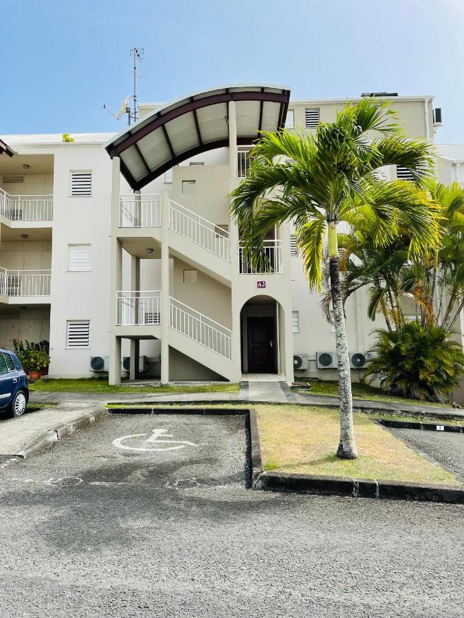 Appartement vue mer, piscine, dans quartier prisé de Gosier Le Gosier  Exterior foto