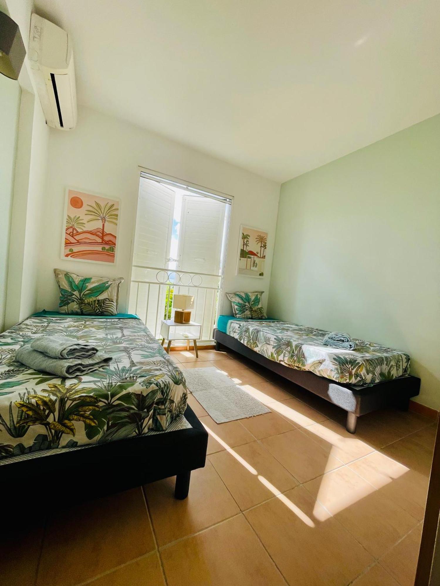 Appartement vue mer, piscine, dans quartier prisé de Gosier Le Gosier  Exterior foto